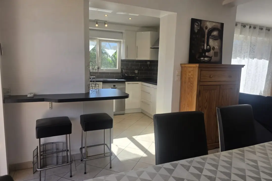 Beautiful Apartment With Garden Near Beach