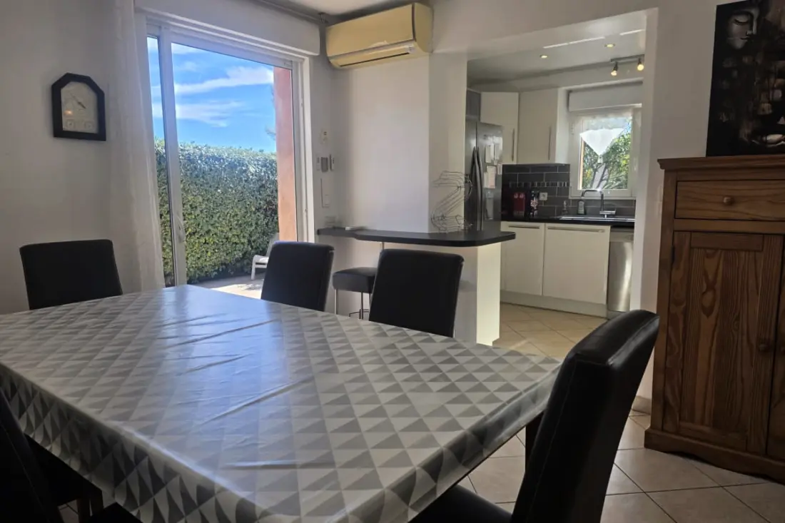 Beautiful Apartment With Garden Near Beach