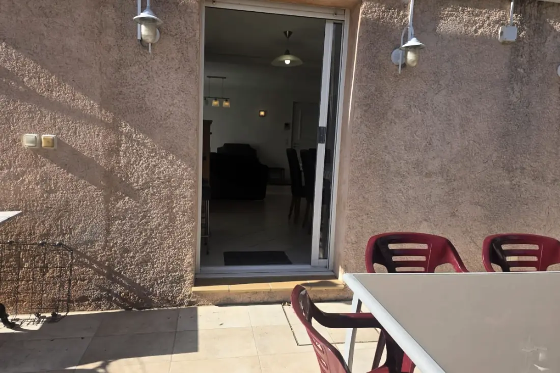 Beautiful Apartment With Garden Near Beach