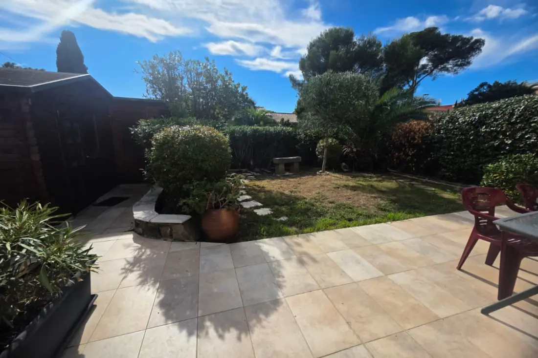 Beautiful Apartment With Garden Near Beach