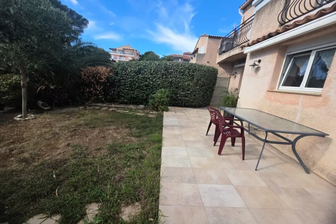 Beautiful Apartment With Garden Near Beach