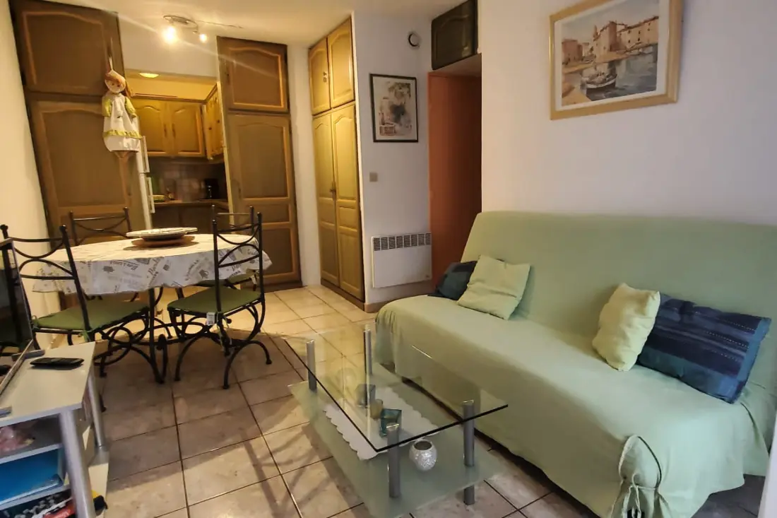 Apartment Right in the Center With Swimming Pool