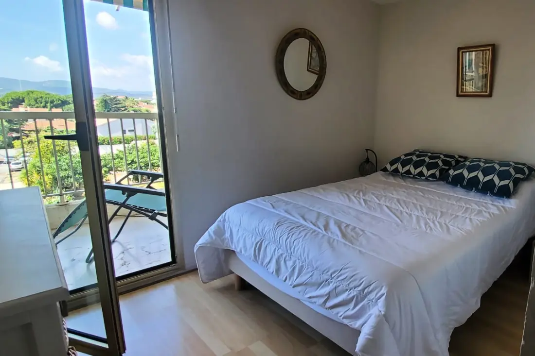 Luminous Apartment - Degaged View