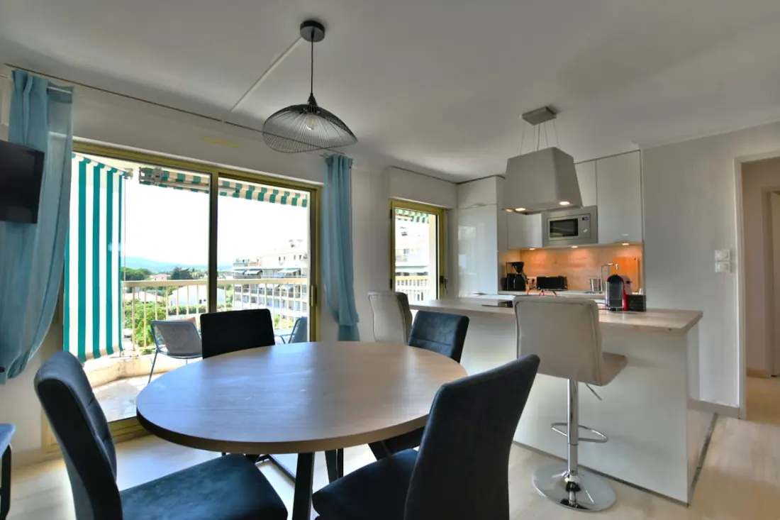 Luminous Apartment - Degaged View