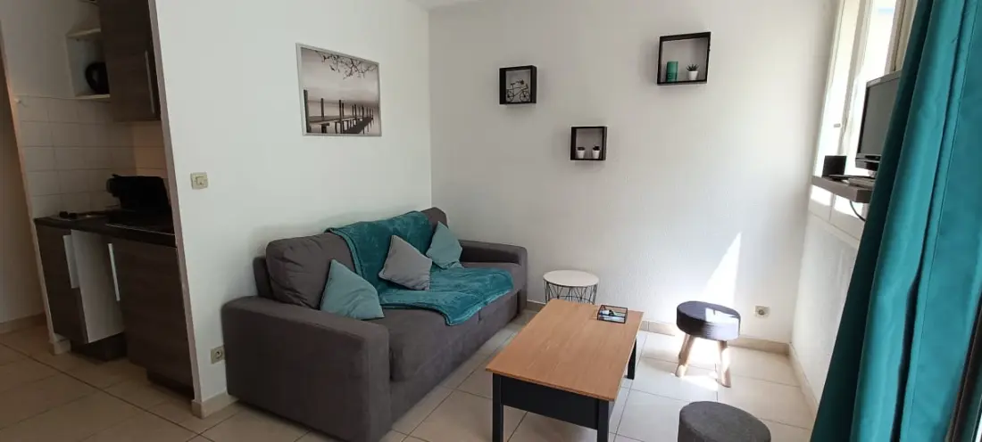 Nice Studio Rdj Residence úszási medencével