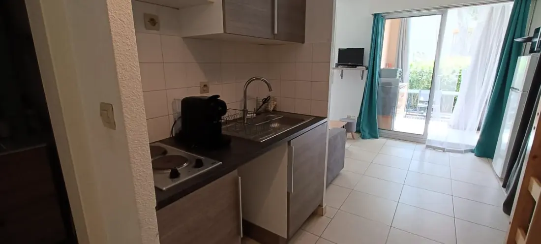 Nice Studio Rdj Residence úszási medencével