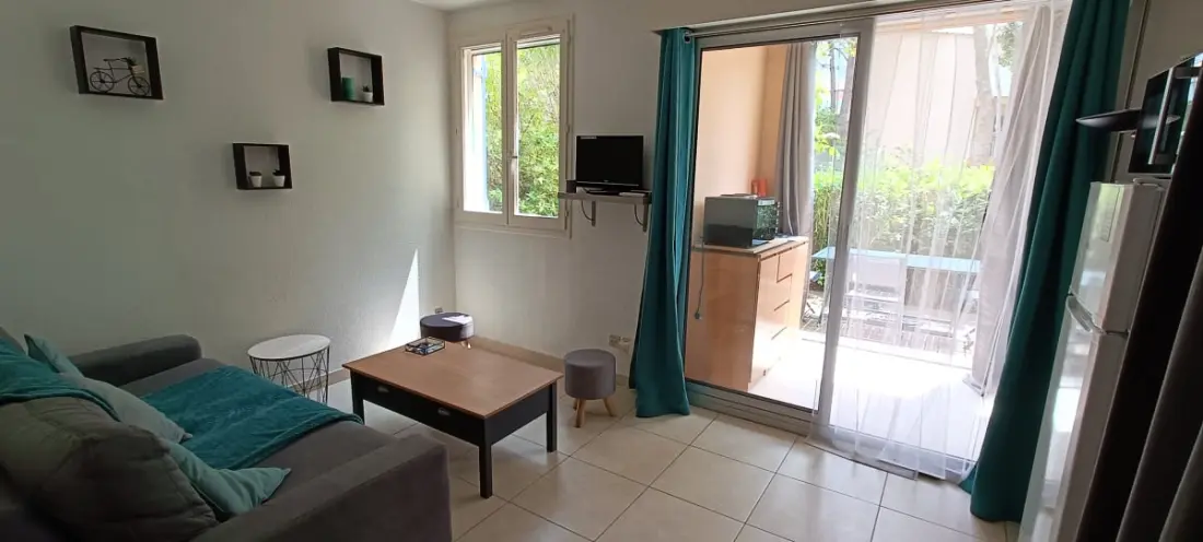 Nice Studio Rdj Residence úszási medencével