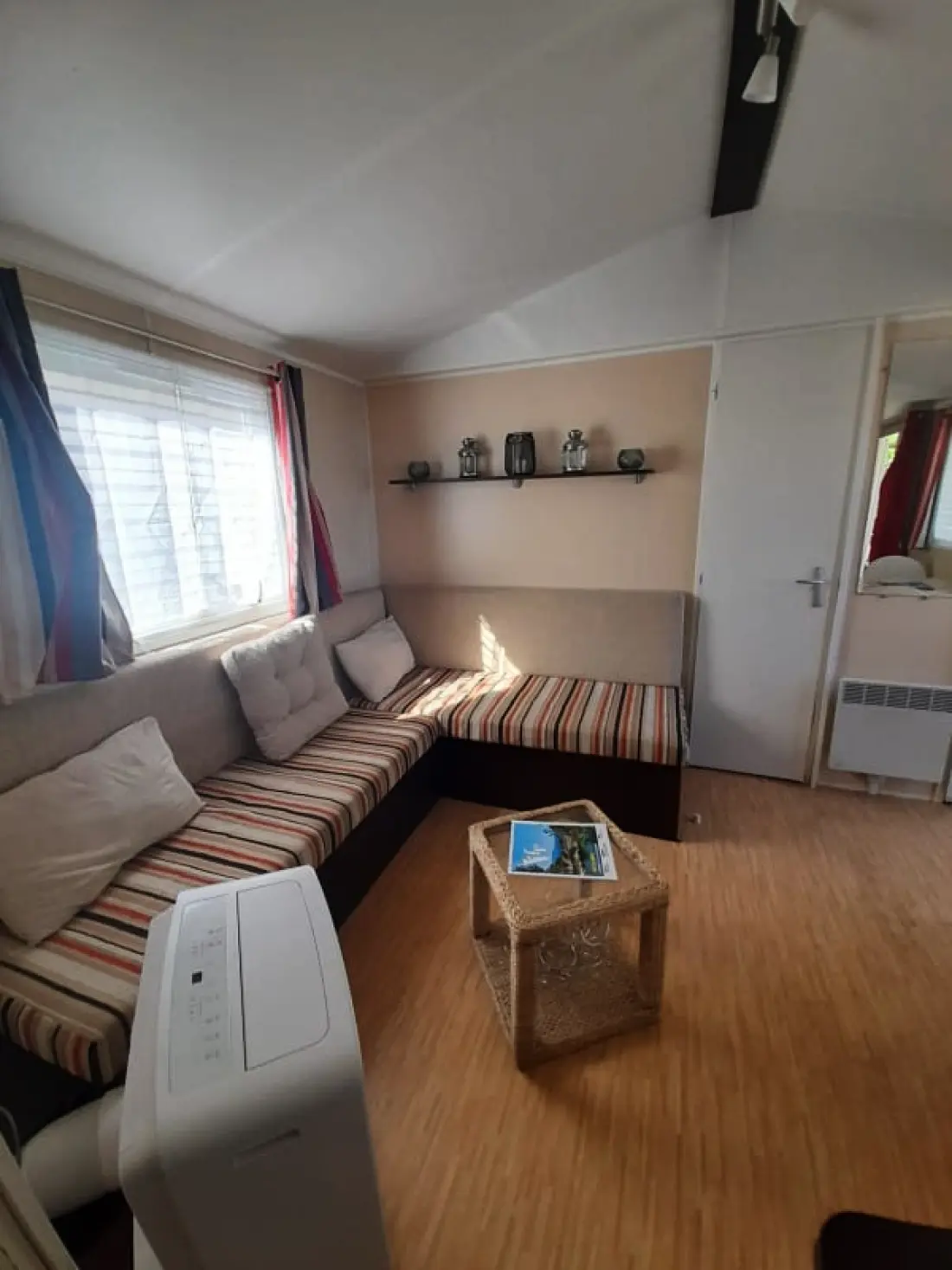 Chalet tágas a berendezett teraszon