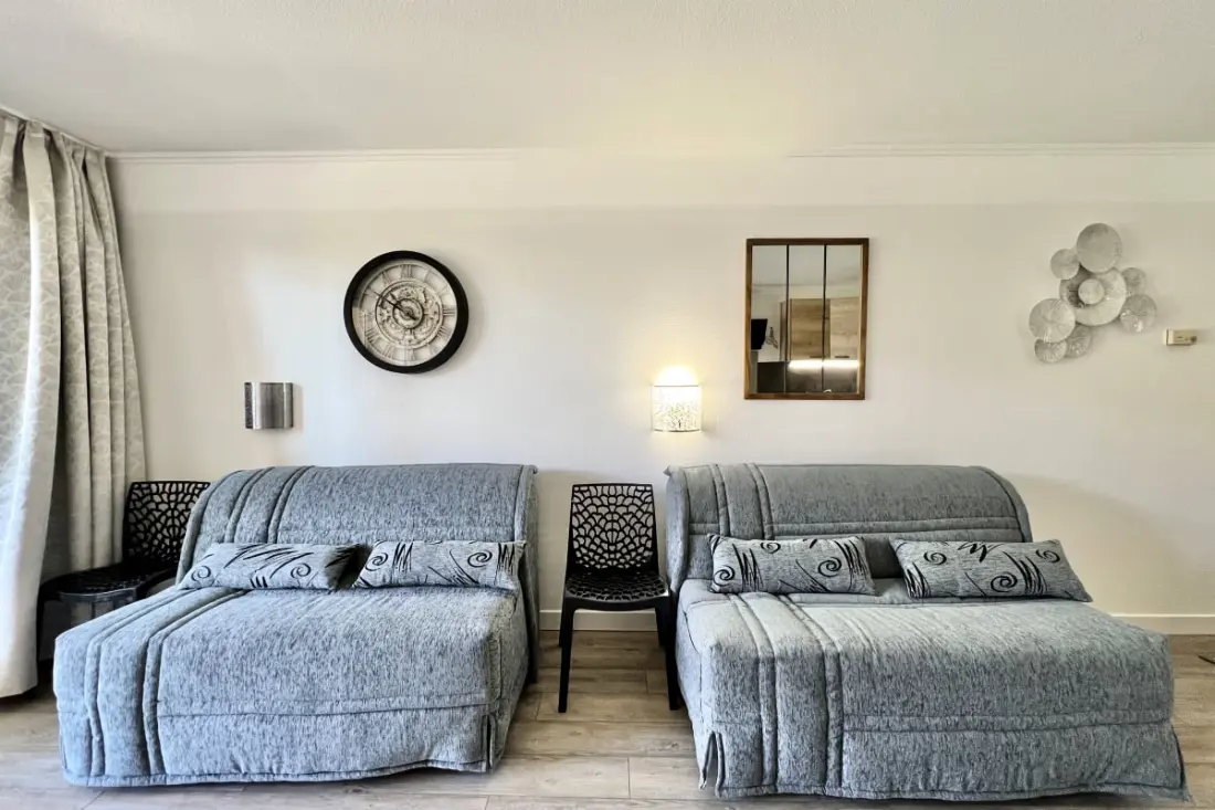 Nice Studio with Terrace Located in Port Fréjus.