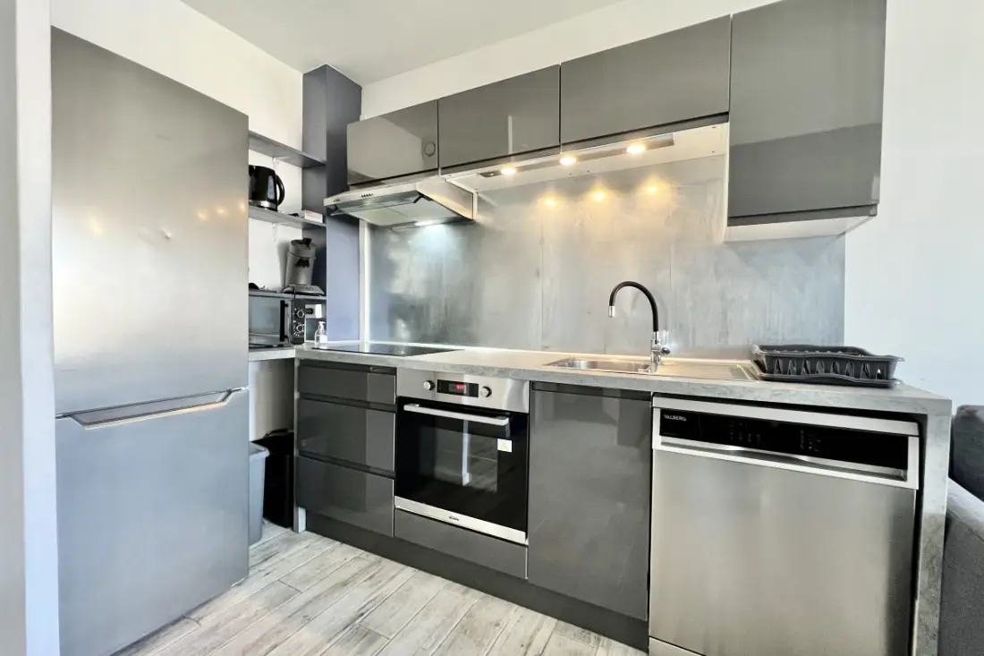 Bright 26 M2 with Swimming pool and tennis in Fréjus