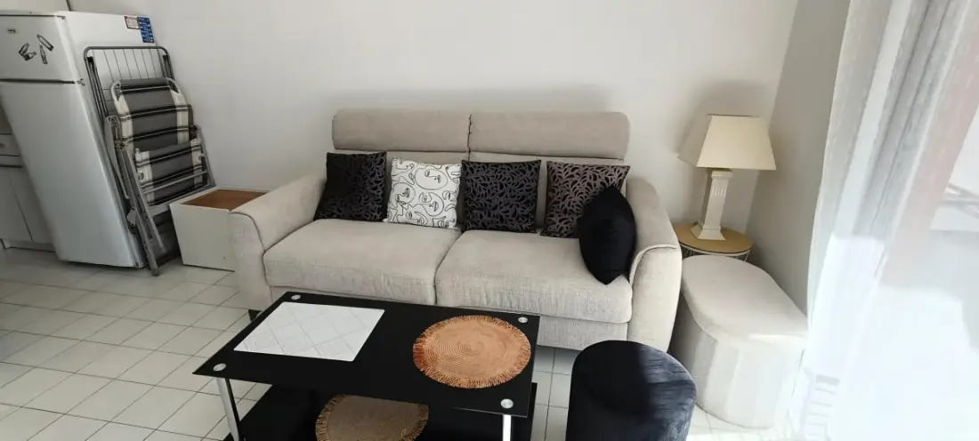 Gyönyörű csendes és fényes lakás 32 m2