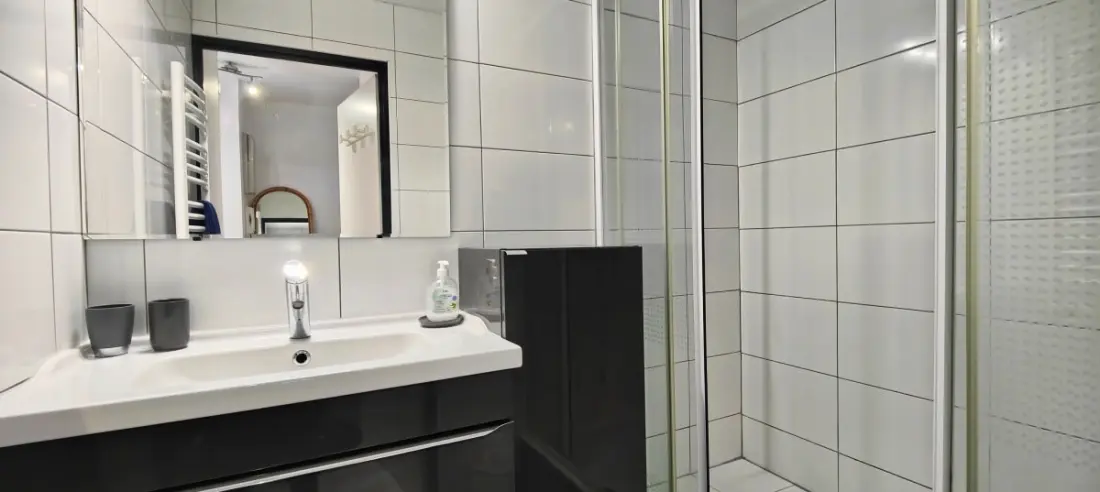 Gyönyörű csendes és fényes lakás 32 m2