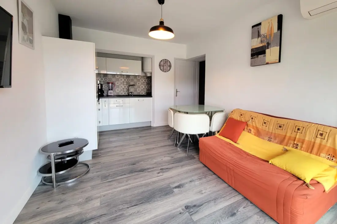 Love Nest Charming a tenger közelében