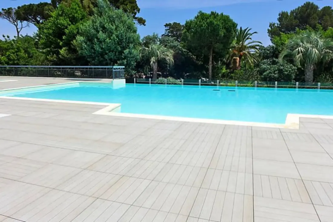 Residence Standing - T2 Terrace With Swimming Pool
