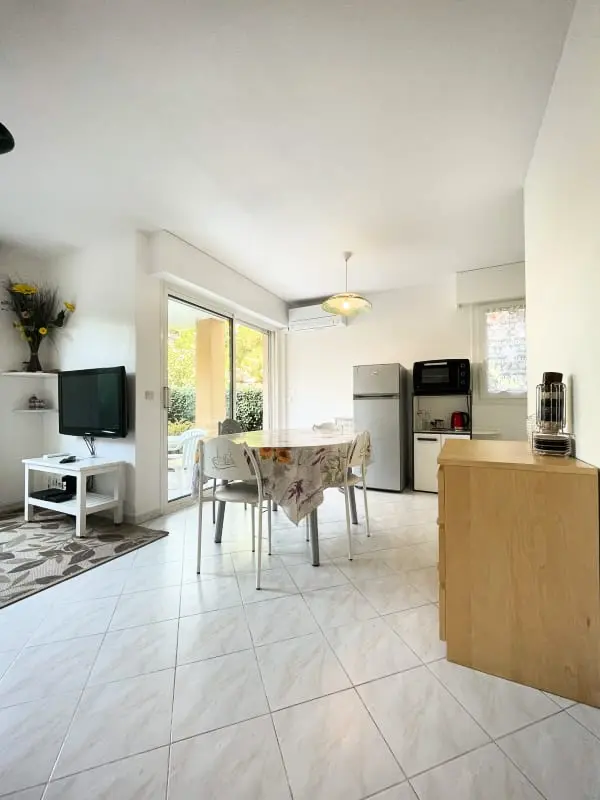 Kiváló apartman kerttel, közel a tengerhez