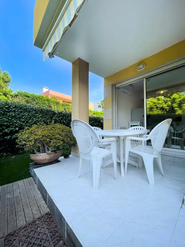 Kiváló apartman kerttel, közel a tengerhez