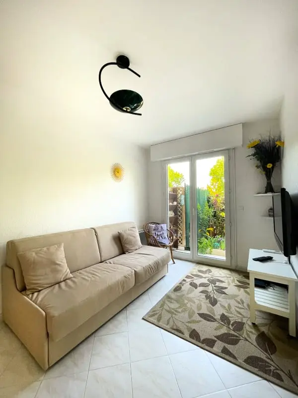 Kiváló apartman kerttel, közel a tengerhez