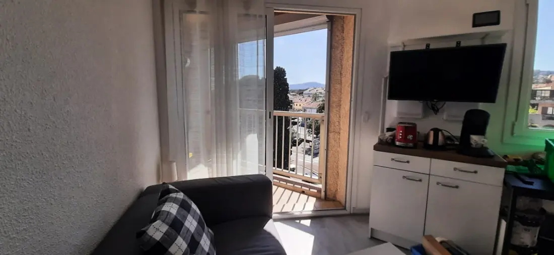 Bright Studio 300m From The Beach With Balcony