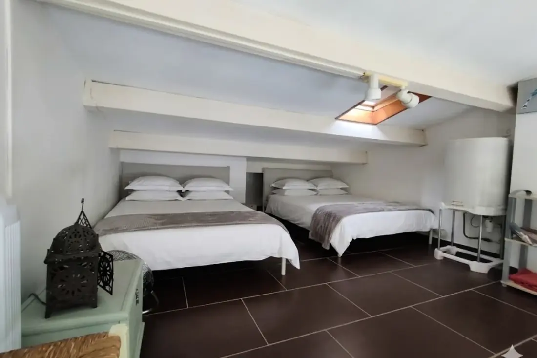 Duplex apartman a kikötőre néző 50 m-re a strandoktól