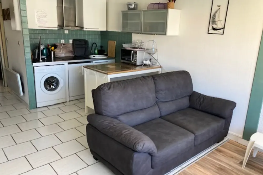Duplex Appartement met Uitzicht op de Haven, 50 M van de Stranden
