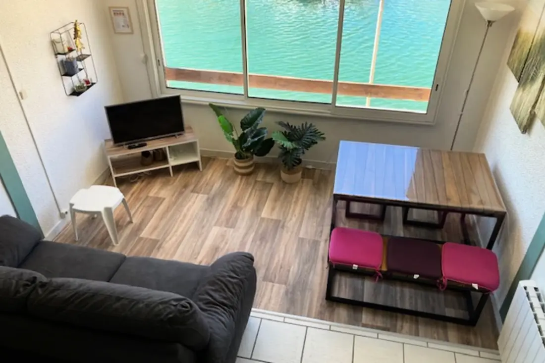 Duplex apartman a kikötőre néző 50 m-re a strandoktól