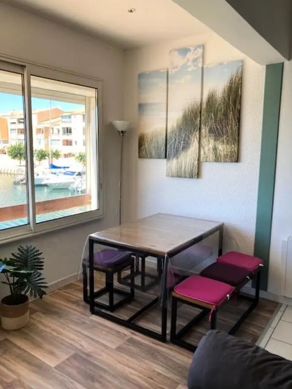Duplex apartman a kikötőre néző 50 m-re a strandoktól
