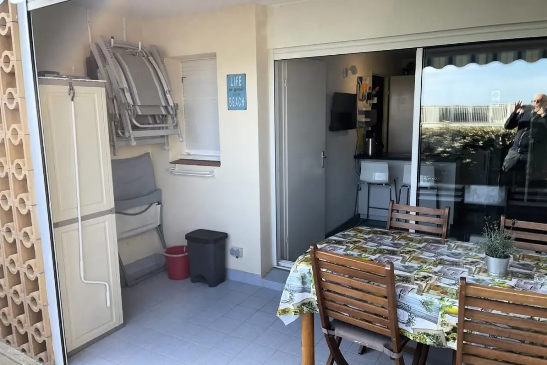 L'écume Des Mers Apartman kilátás a tengerre a medencével.