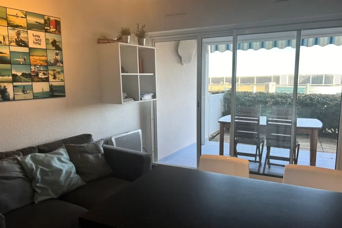 L'écume Des Mers Apartman kilátás a tengerre a medencével.