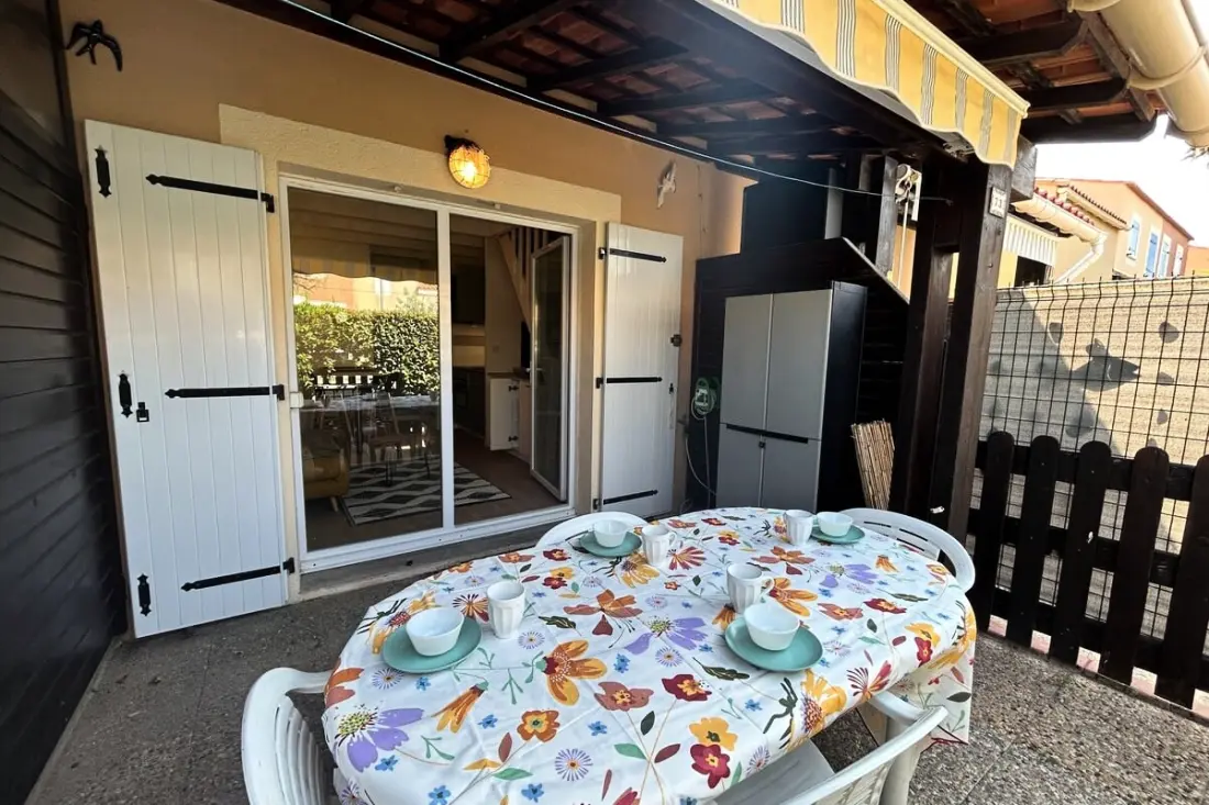 The Beachside Coquette