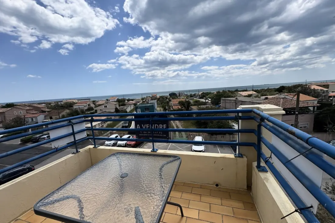 180 ° Panoramikus Terrace Sea és Pond View