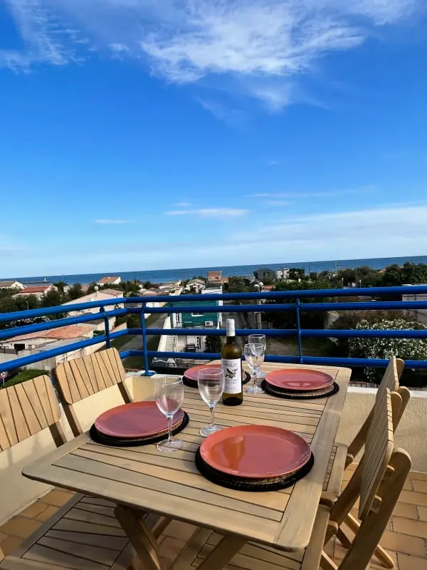180 ° Panoramikus Terrace Sea és Pond View