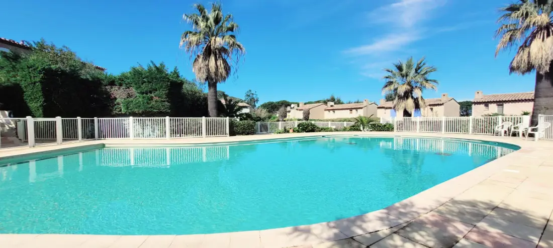 Nice Mazet En Duplex bij de ingang De Saint-tropez