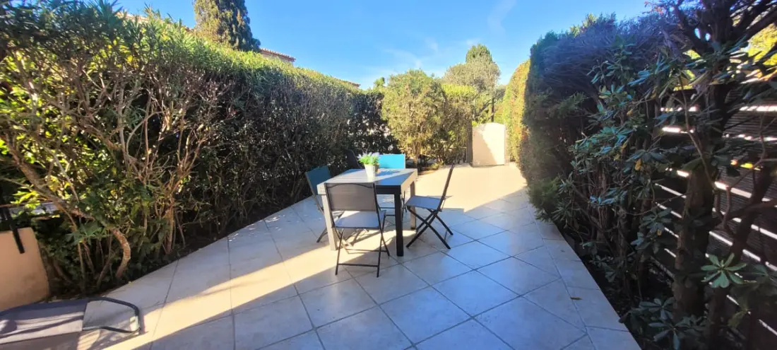 Nice Mazet En Duplex bij de ingang De Saint-tropez