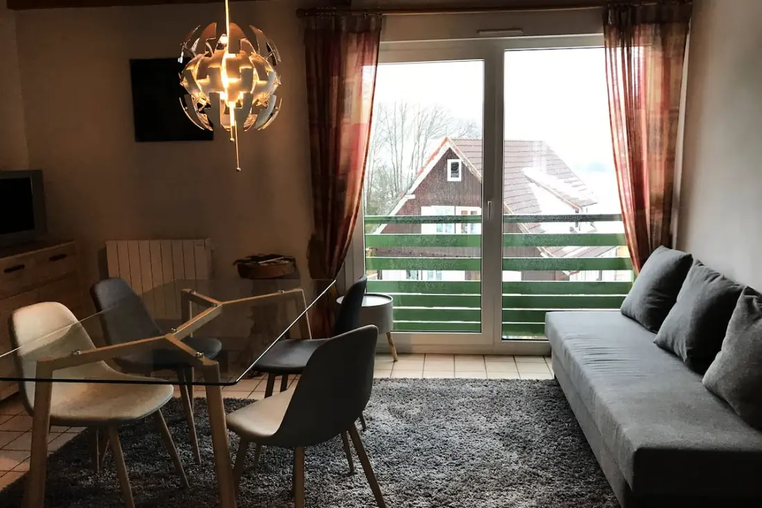 Kényelmes lakás tó kilátással