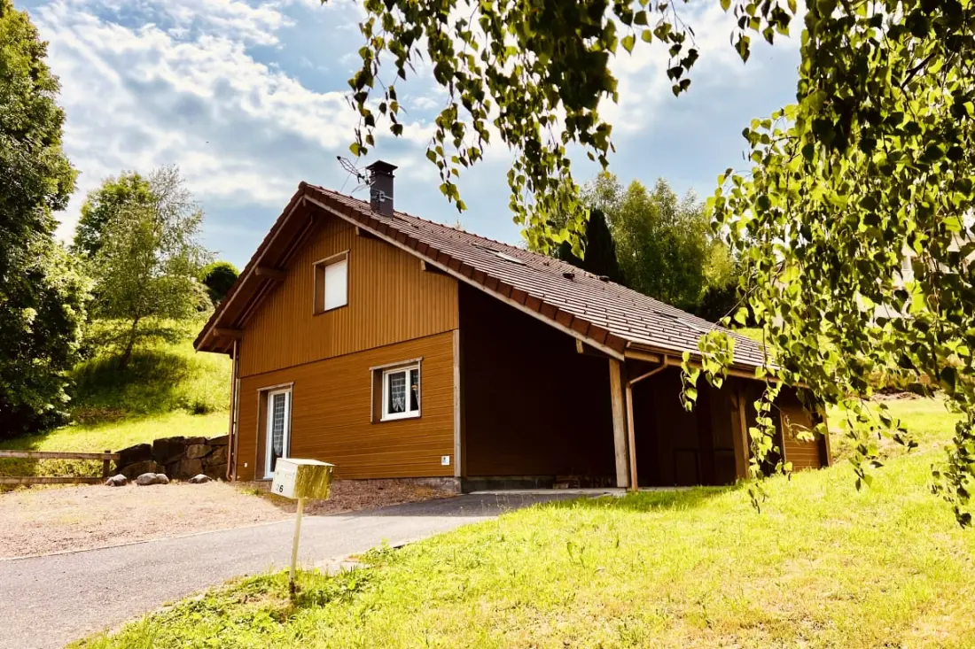 Chalet a kertben és teraszban Gérardmerben