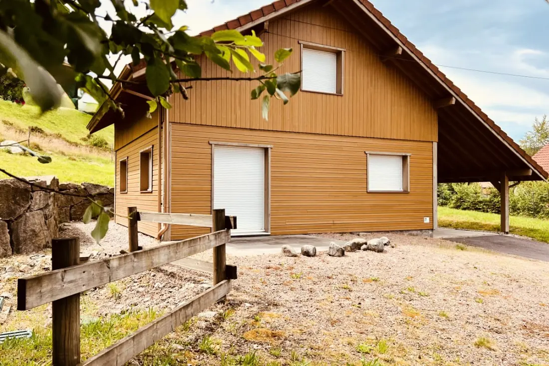 Chalet a kertben és teraszban Gérardmerben