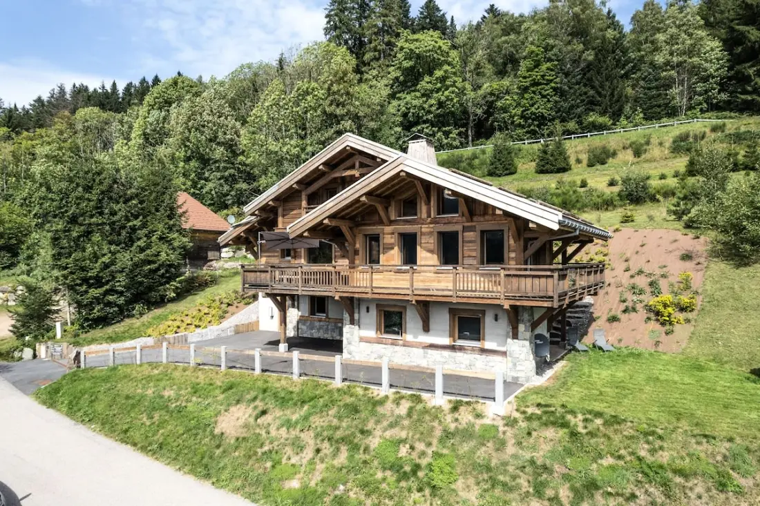 Ó Chalet Zen Altitude – Prestige Chalet Jacuzzival, Szaunával