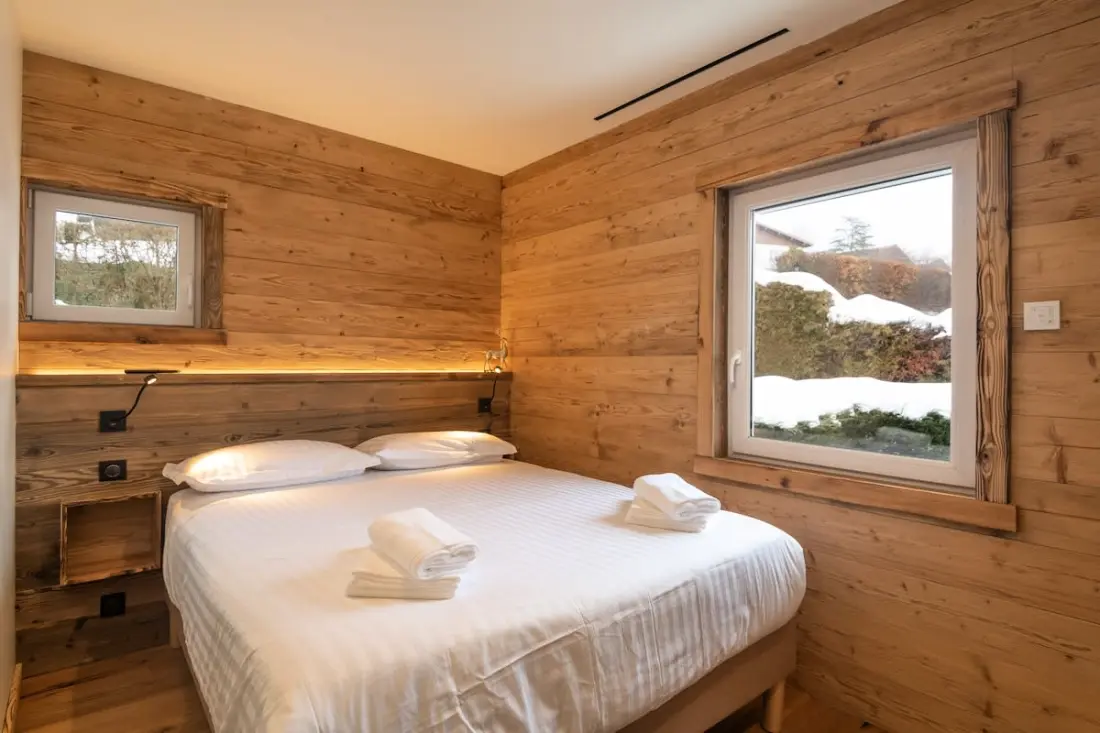 Villamos Hó kabát, 14 pers., Int. Swimming pool, Spa, Sauna & Lake nézet
