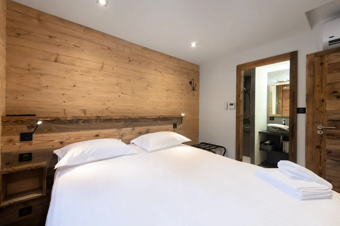 Villamos Hó kabát, 14 pers., Int. Swimming pool, Spa, Sauna & Lake nézet