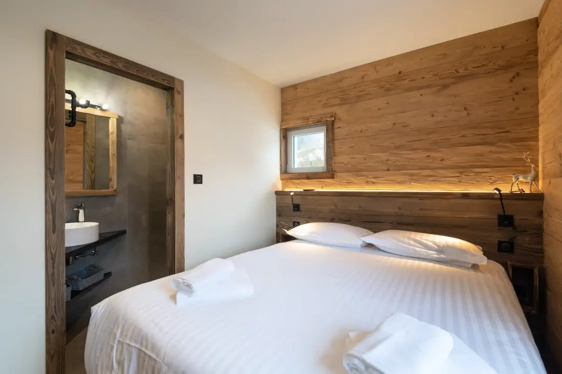 Villamos Hó kabát, 14 pers., Int. Swimming pool, Spa, Sauna & Lake nézet