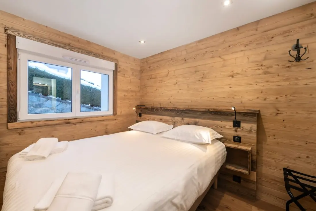 Villamos Hó kabát, 14 pers., Int. Swimming pool, Spa, Sauna & Lake nézet