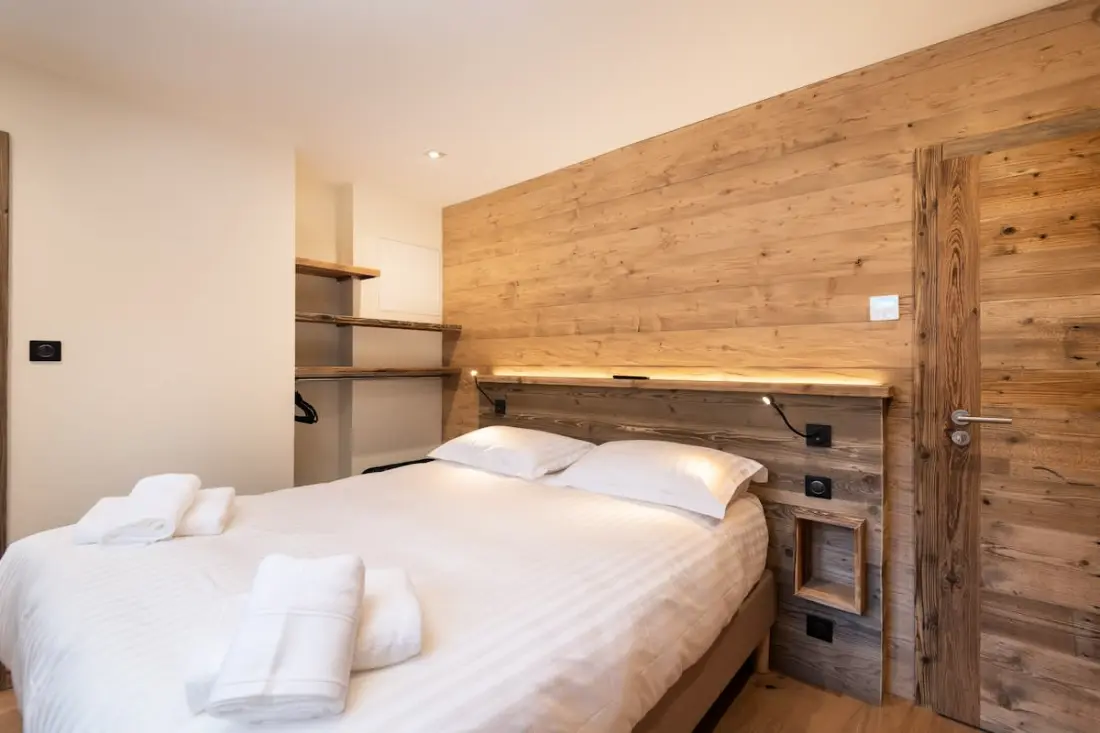 Villamos Hó kabát, 14 pers., Int. Swimming pool, Spa, Sauna & Lake nézet