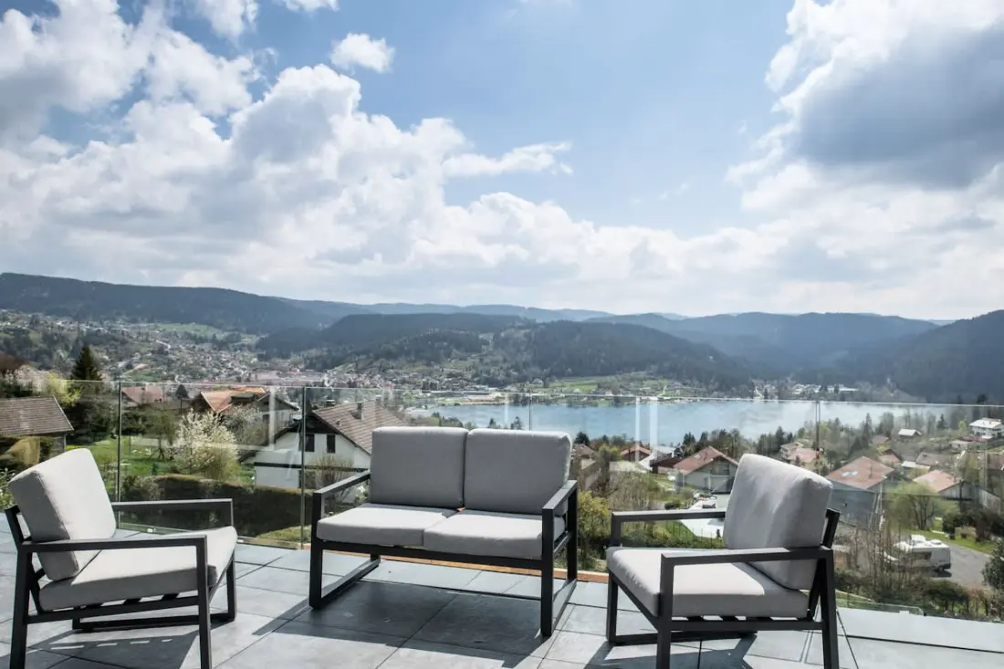 Villamos Hó kabát, 14 pers., Int. Swimming pool, Spa, Sauna & Lake nézet