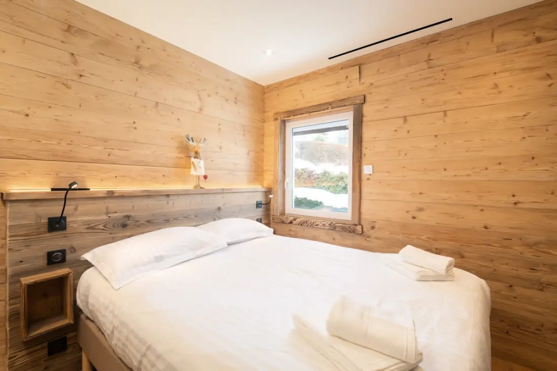 Villamos Hó kabát, 14 pers., Int. Swimming pool, Spa, Sauna & Lake nézet