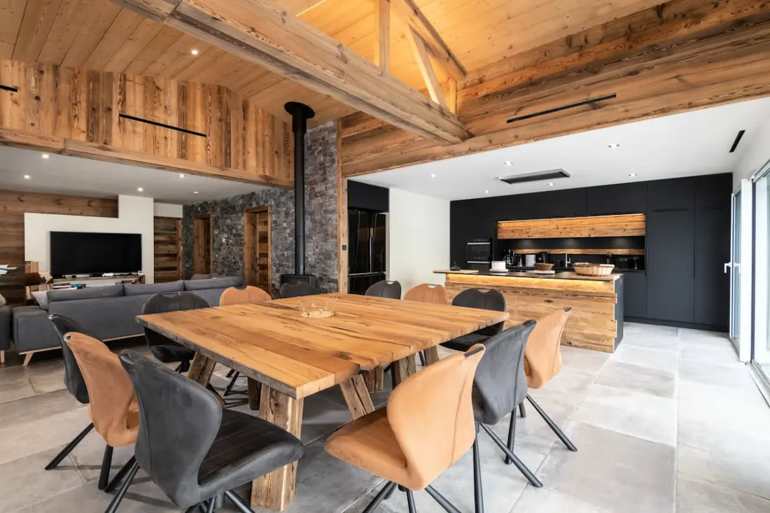 Villamos Hó kabát, 14 pers., Int. Swimming pool, Spa, Sauna & Lake nézet