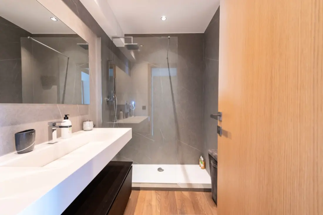 4p Sea View Residence, Stand Residence mit Pool & Tennis