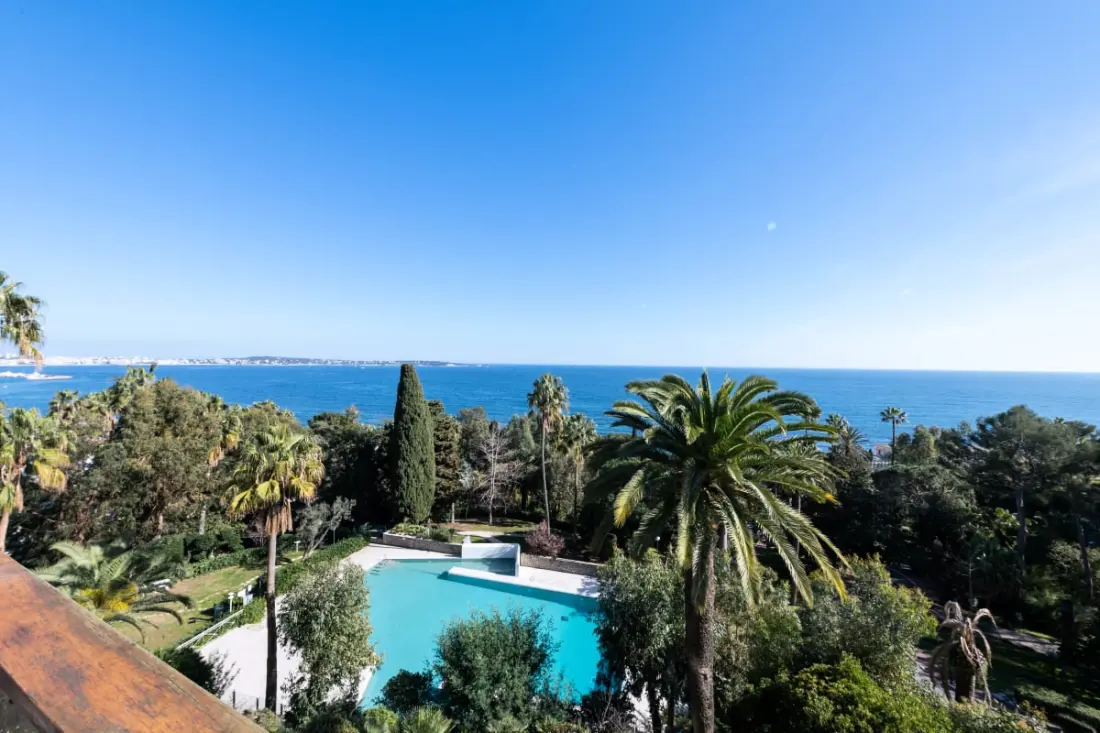 Residence Apartment mit Terrasse, Pool & Strand Zugang