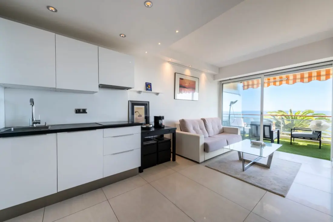 Residence Apartment mit Terrasse, Pool & Strand Zugang