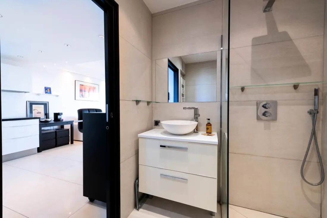 Residence Apartment mit Terrasse, Pool & Strand Zugang
