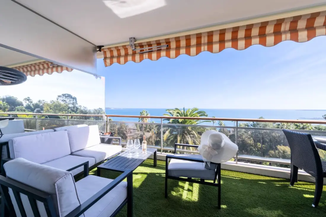 Residence Apartment mit Terrasse, Pool & Strand Zugang